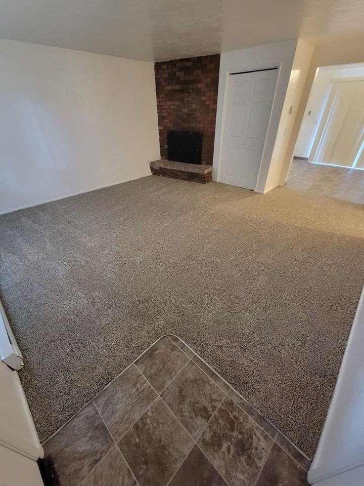 3879 Iberis St Ne - Photo 4 of 16