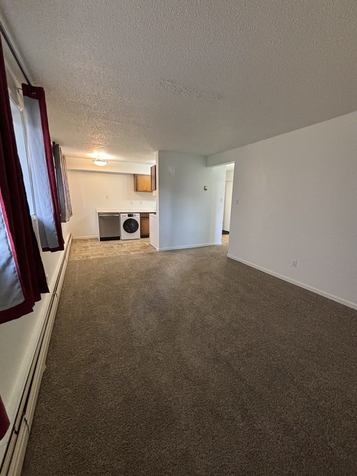 3607 118 Ave Nw - Photo 7 of 13