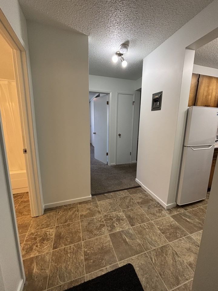 3607 118 Ave Nw - Photo 6 of 13