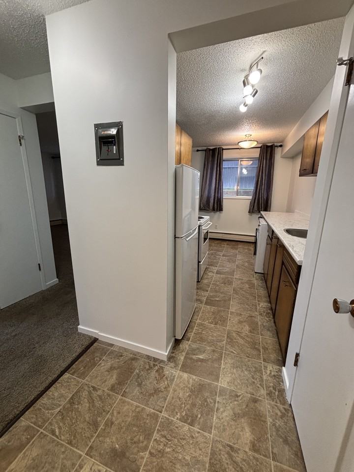 3607 118 Ave Nw - Photo 3 of 13