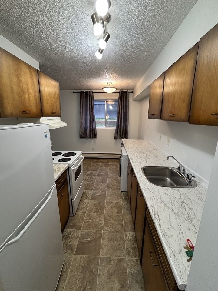 3607 118 Ave Nw - Photo 2 of 13