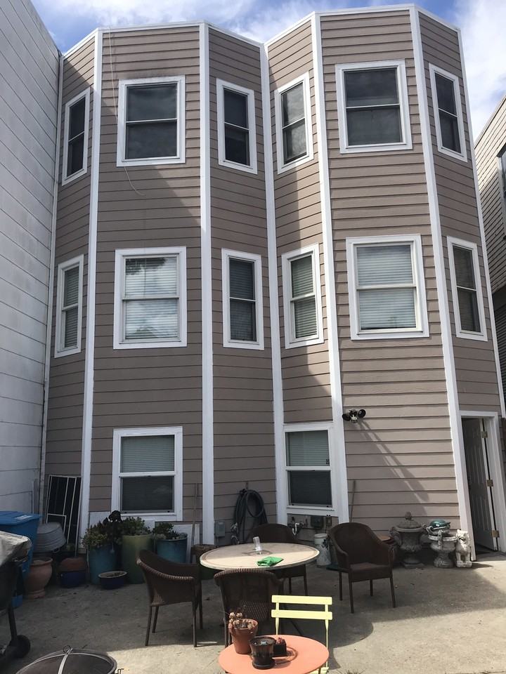 262 8th Ave - Photo 4 of 9