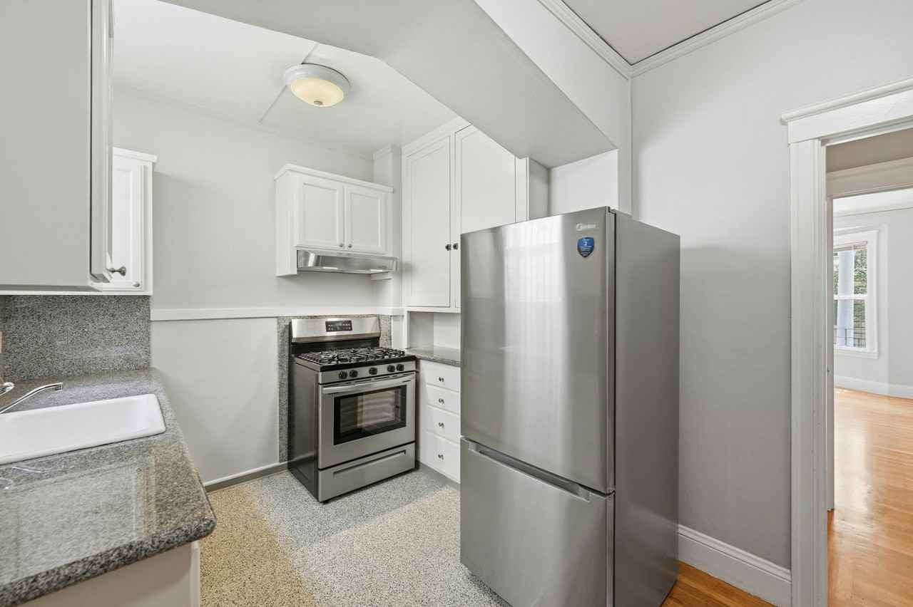 1550 Hayes St #1 - Photo 3 of 31