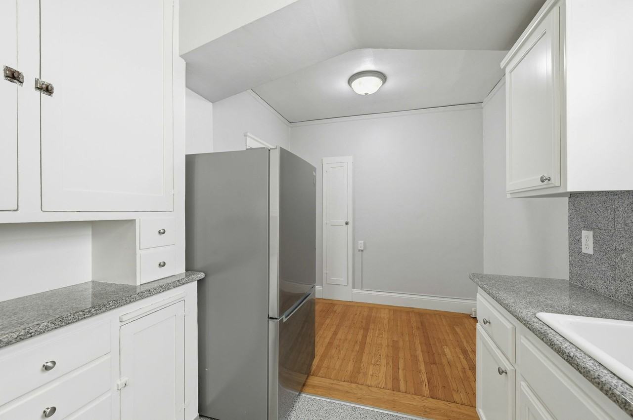 1550 Hayes St #1 - Photo 6 of 31