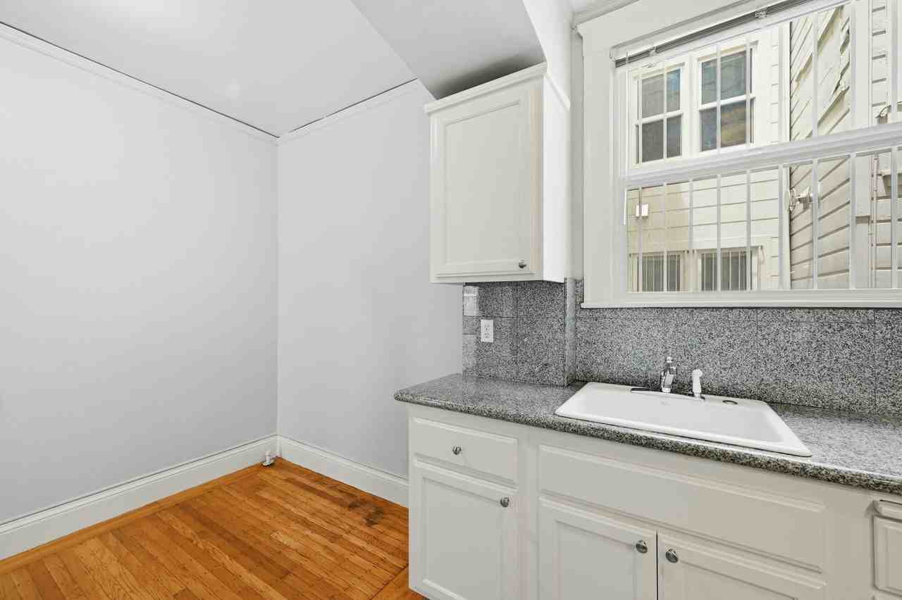 1550 Hayes St #1 - Photo 7 of 31