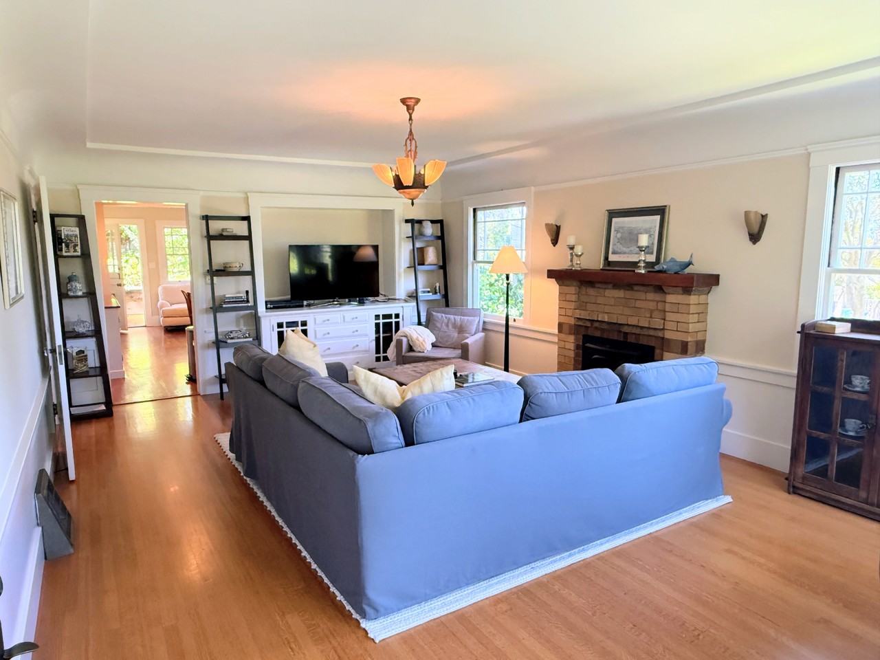 61 Girard Ave - Photo 2 of 27