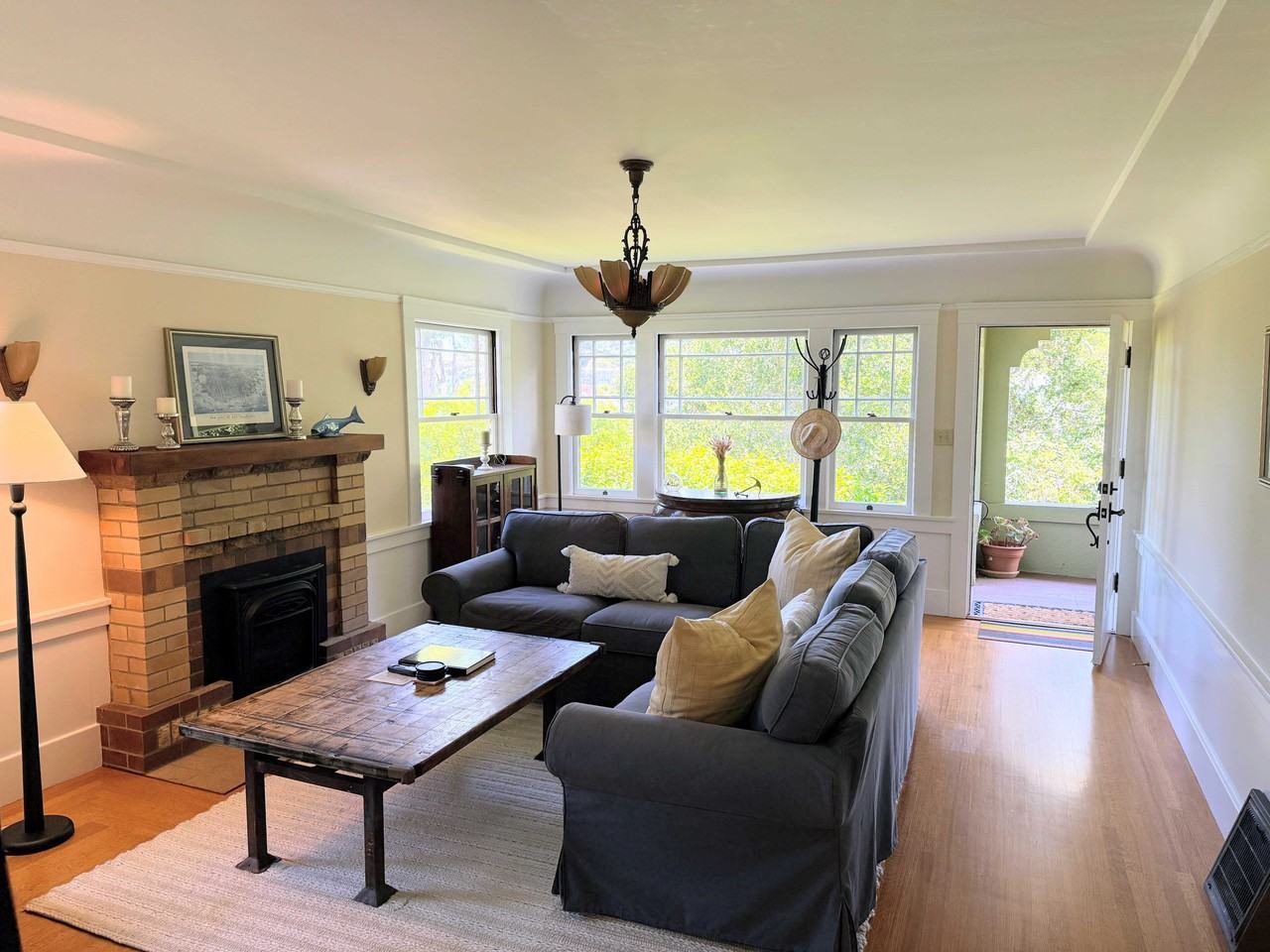 61 Girard Ave - Photo 3 of 27