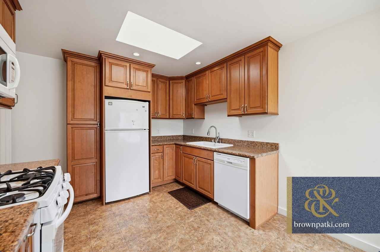 320 Bridgeview Dr - Photo 7 of 23