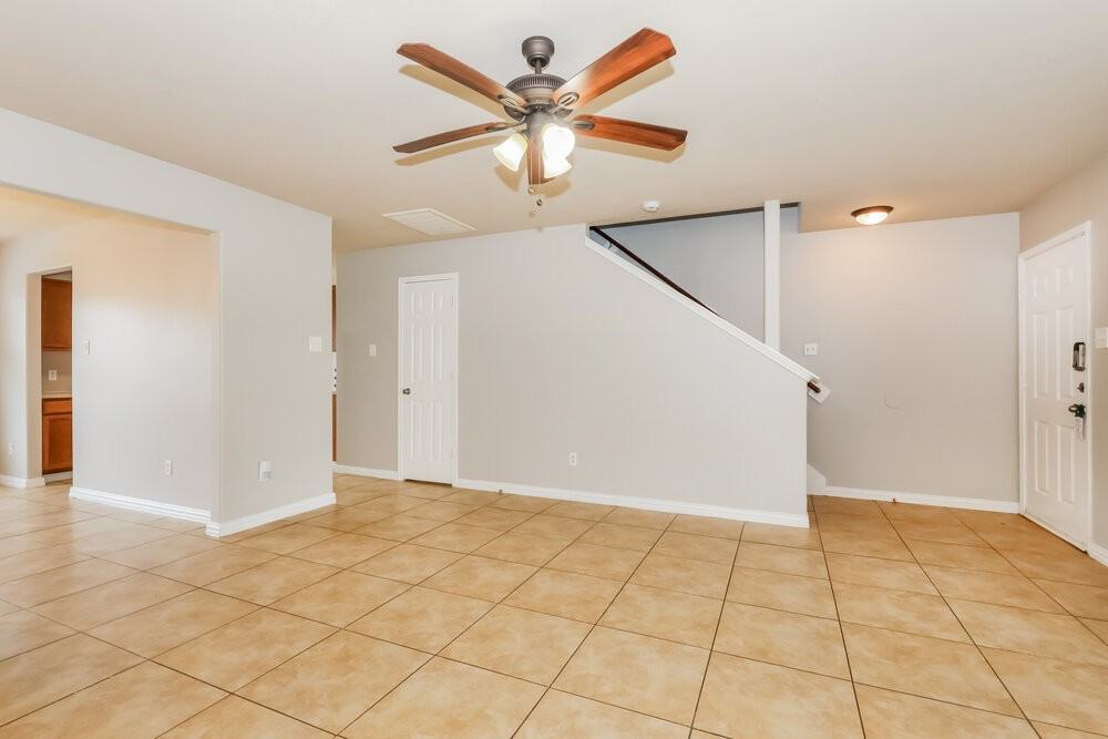 5219 Caymus Dr - Photo 5 of 17