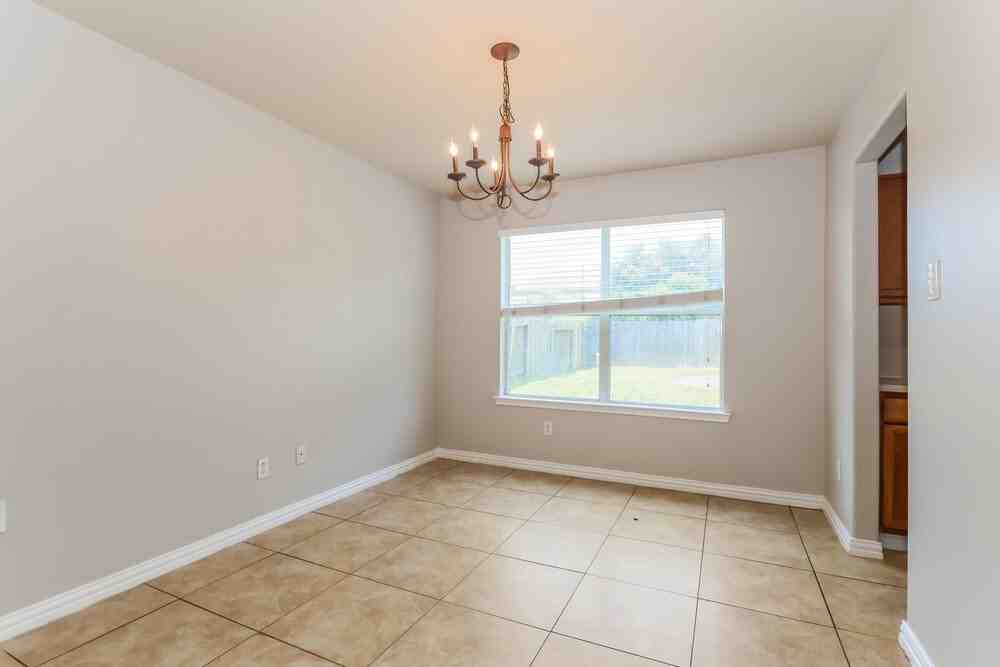 5219 Caymus Dr - Photo 7 of 17