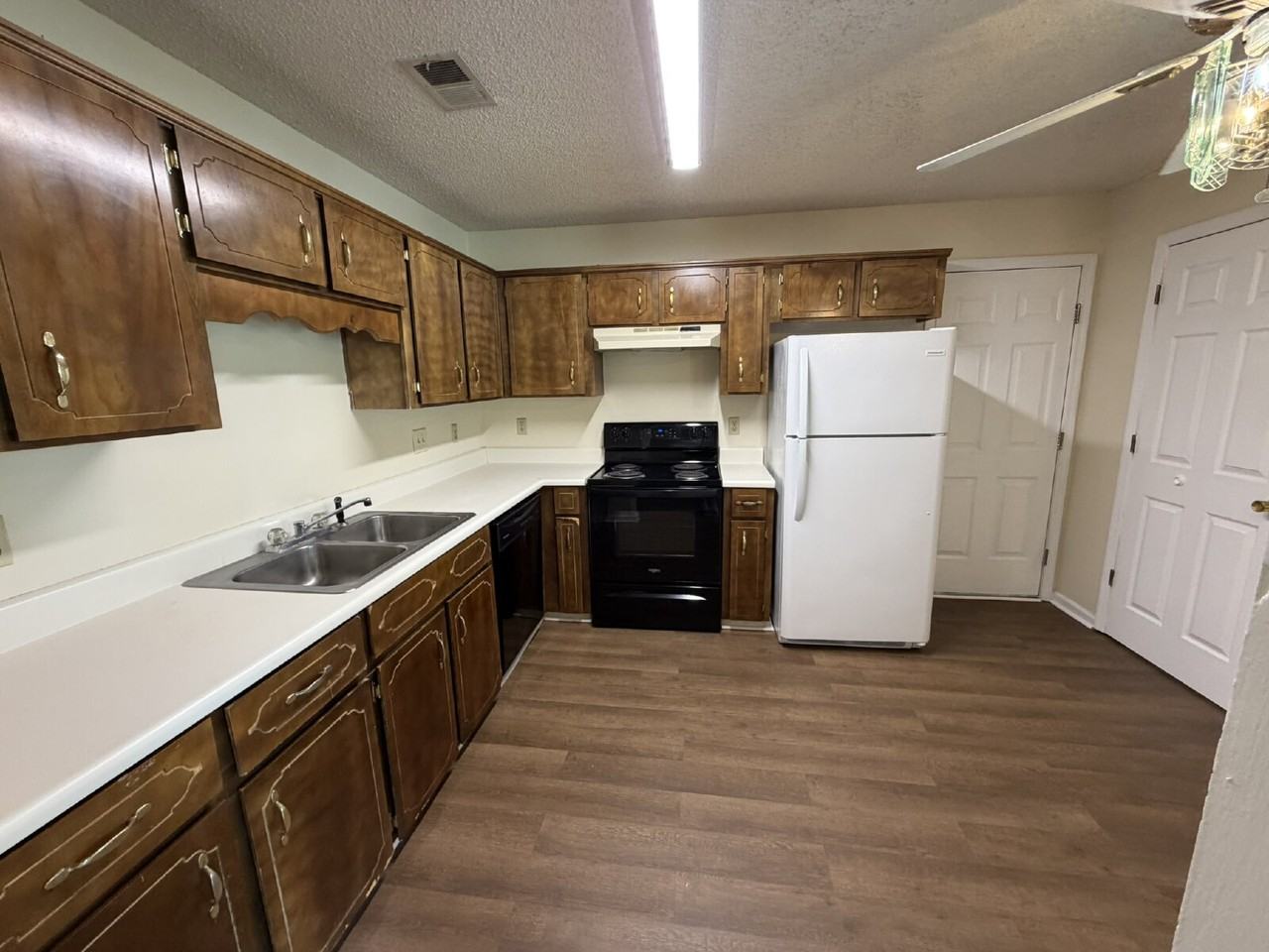 1477 Ben Gay Way - Photo 4 of 14