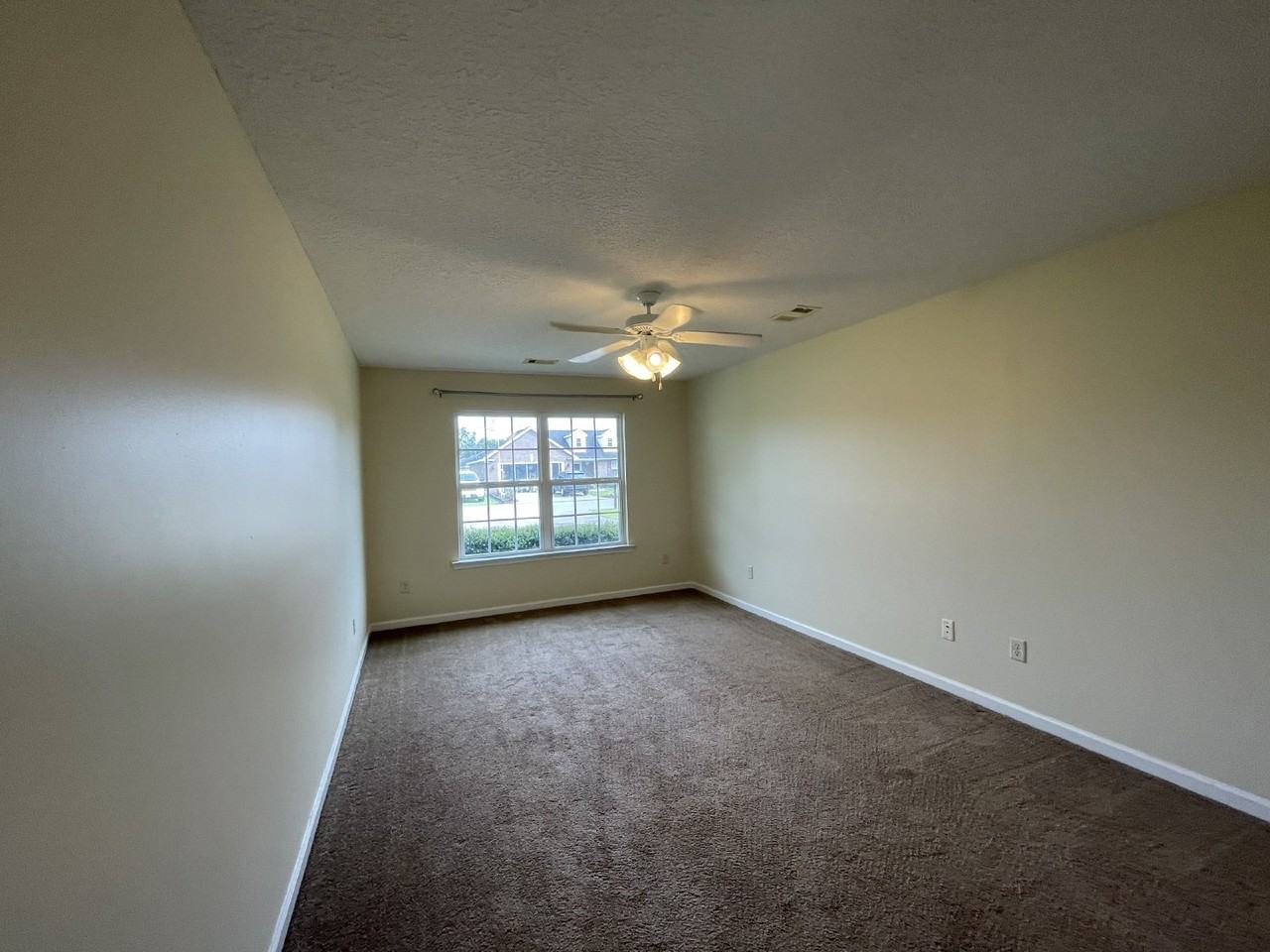 261 Winchester Way Se - Photo 6 of 14
