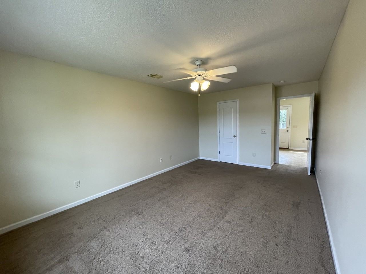 261 Winchester Way Se - Photo 7 of 14