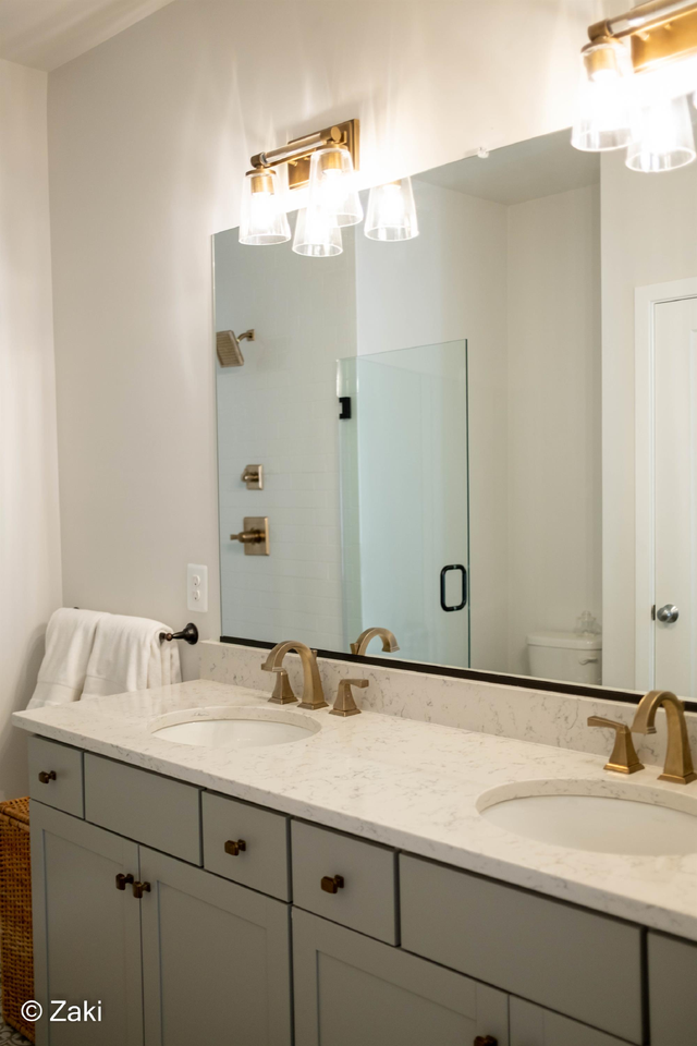 872 Thompson Cres - Photo 2 of 18