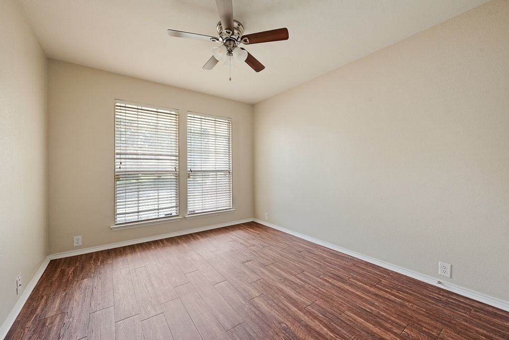 8420 Silverbell Ln - Photo 5 of 26