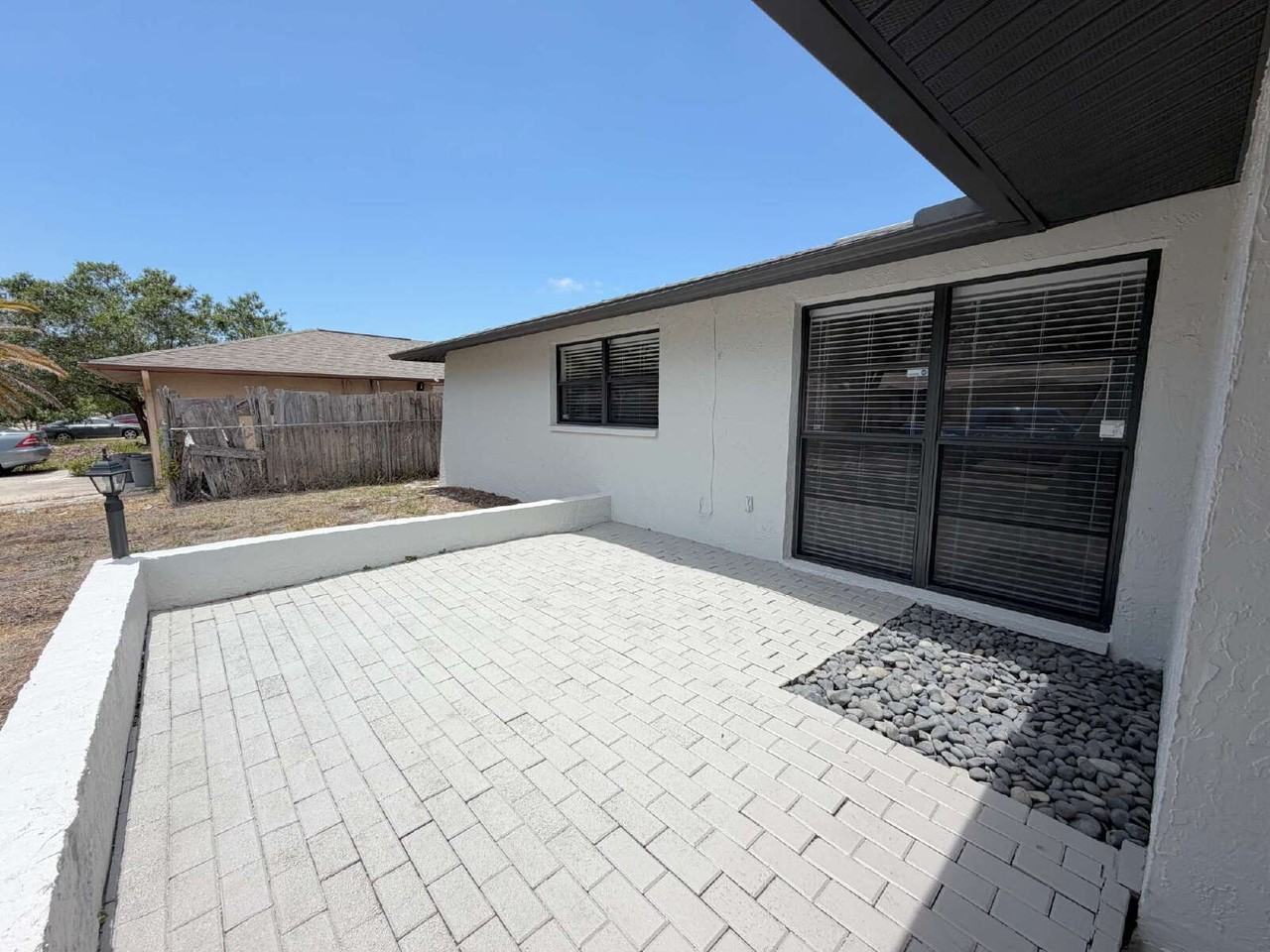 7421 Isle Dr - Photo 2 of 27