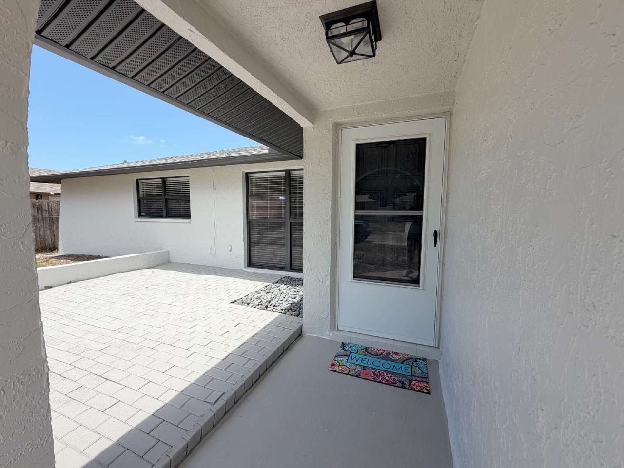 7421 Isle Dr - Photo 3 of 27