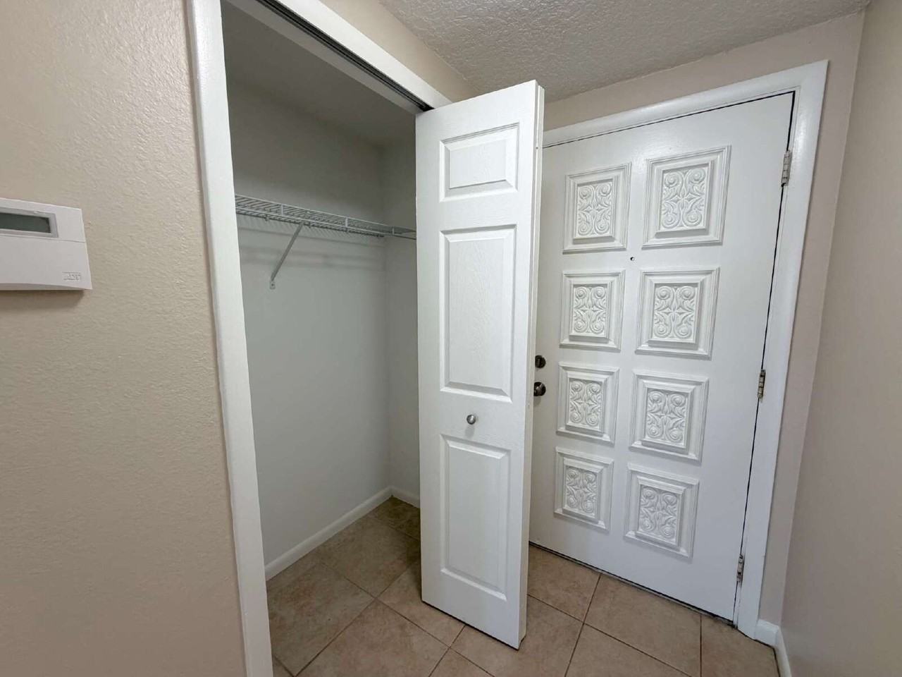 7421 Isle Dr - Photo 4 of 27