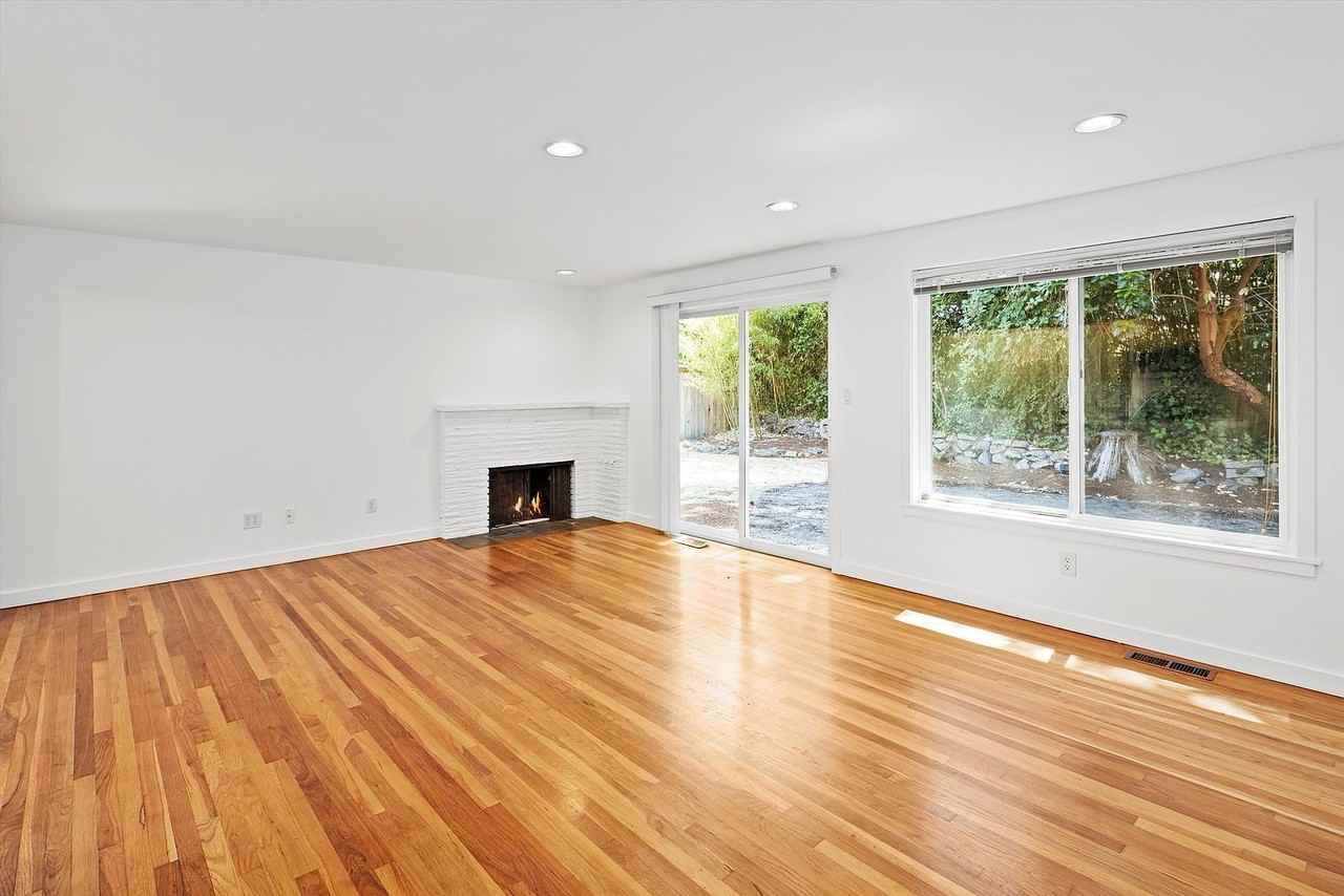 5267 120th Ave Se - Photo 2 of 10