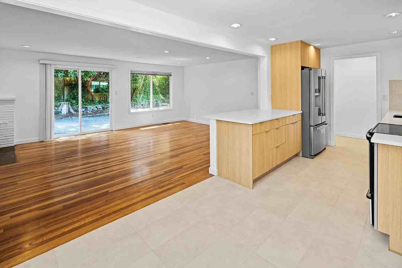 5267 120th Ave Se - Photo 5 of 10