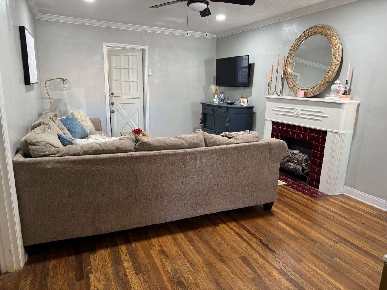 2819 26th St - Photo 2 of 26