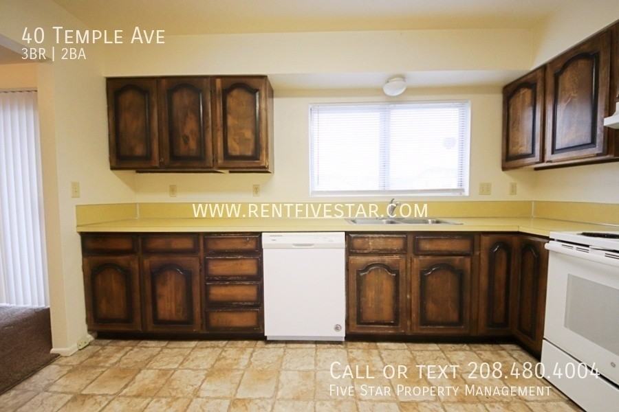 40 Temple Ave - Photo 6 of 18