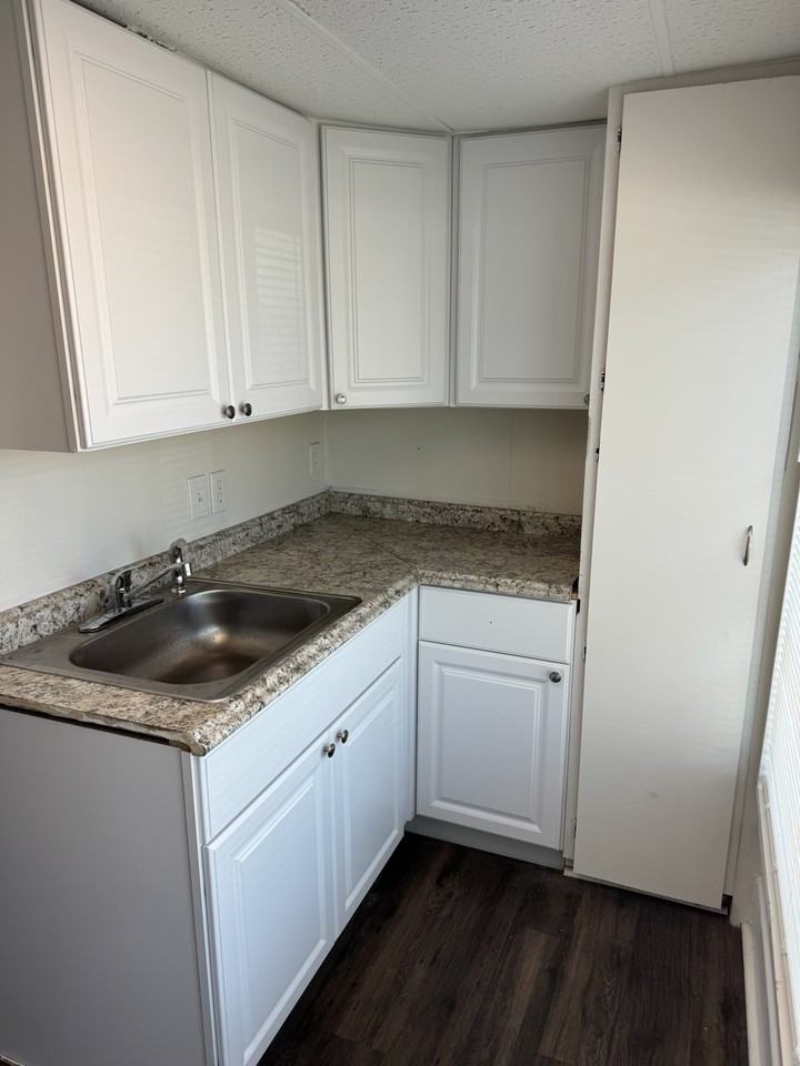 3525 14th St W - Photo 3 of 6
