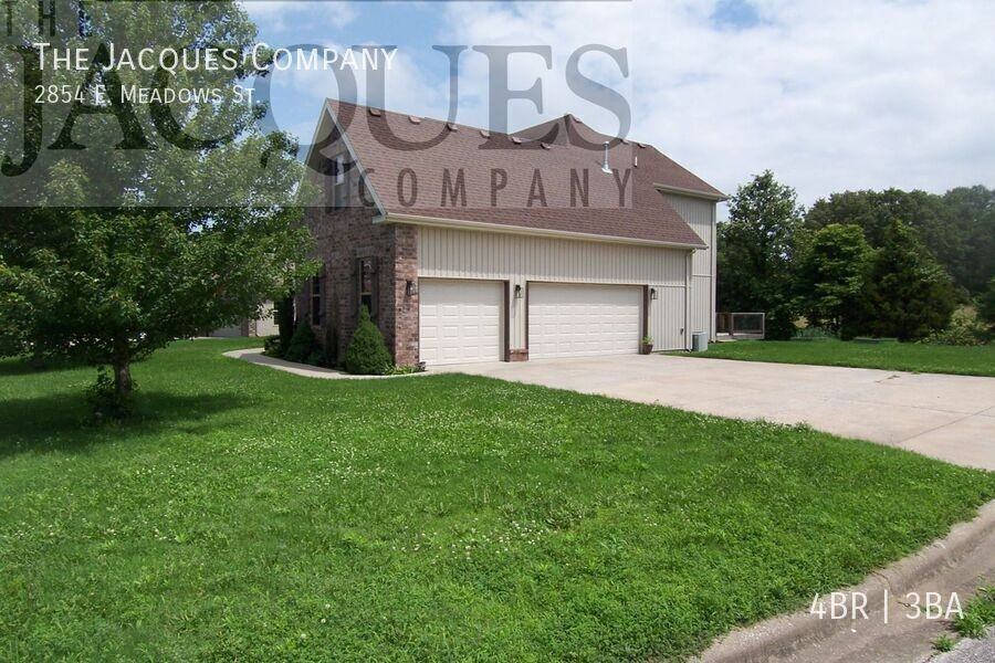 2854 E Meadow St - Photo 2 of 19