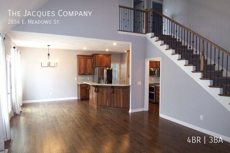 2854 E Meadow St - Photo 5 of 19