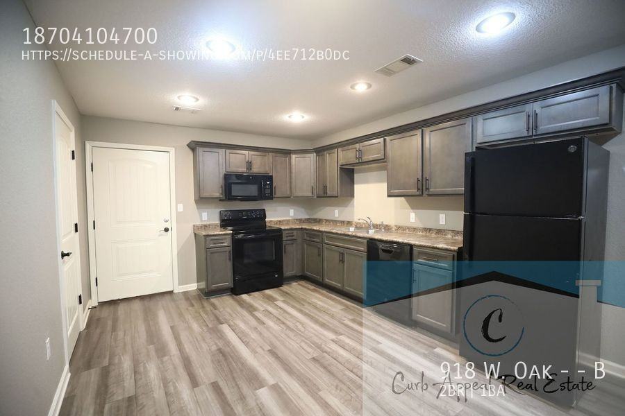 918 W Oak Ave #B - Photo 4 of 14