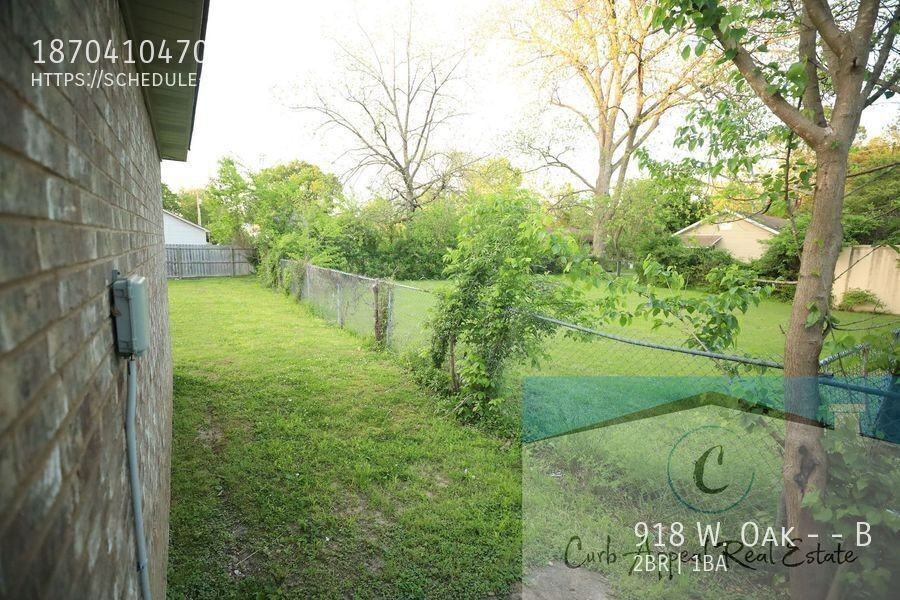 918 W Oak Ave #B - Photo 7 of 14