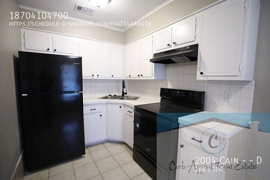 2004 Cain St #D - Photo 3 of 10
