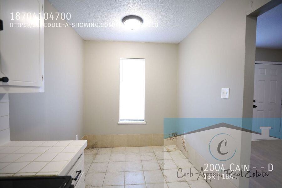 2004 Cain St #D - Photo 5 of 10