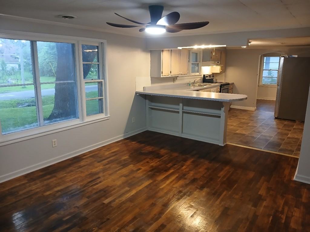 902 S Fair St - Photo 2 of 23
