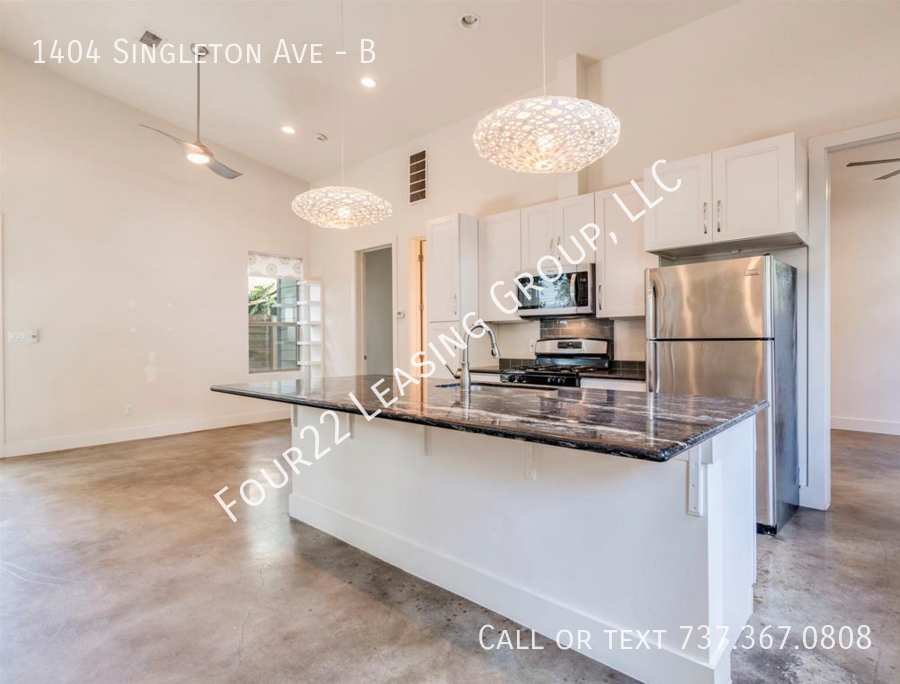 1404 Singleton Ave #B - Photo 3 of 18