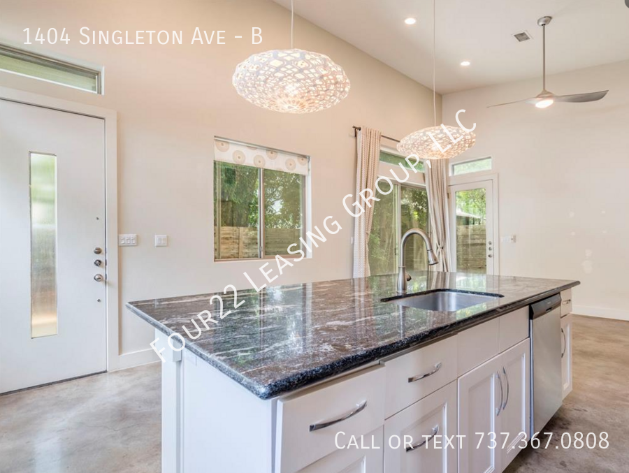 1404 Singleton Ave #B - Photo 4 of 18