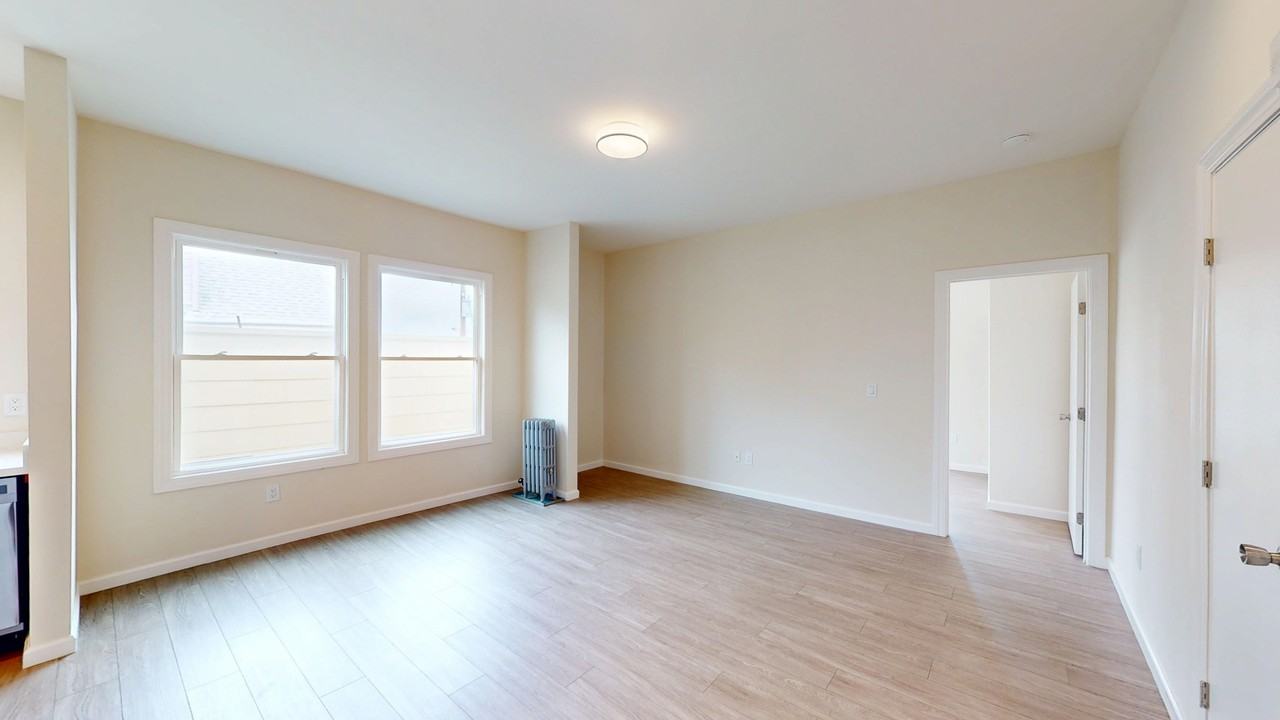 40 Tiffany Ave #6 - Photo 7 of 12