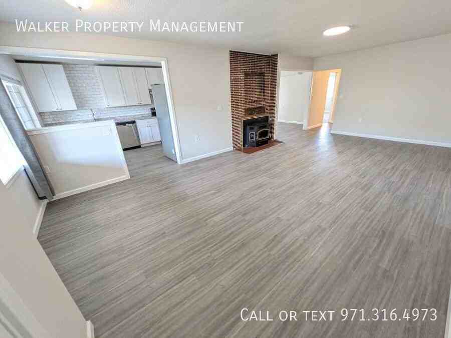 3911 Ne Garden Dr - Photo 3 of 19