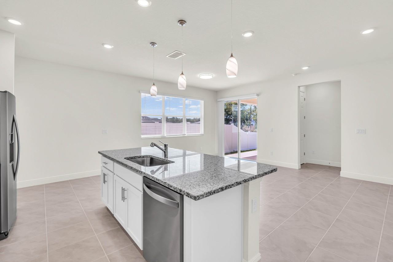 9552 Sandy Bluffs Cir #NA - Photo 7 of 30