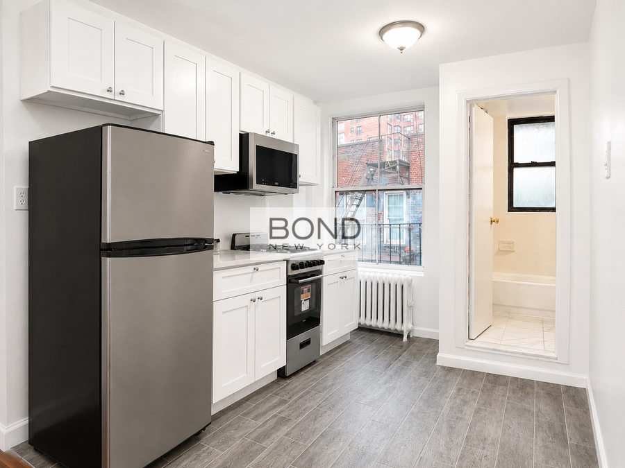 255 W 12th St #W - Photo 2 of 9