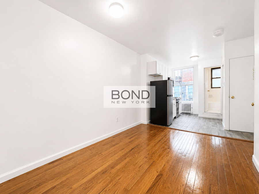 255 W 12th St #W - Photo 6 of 9