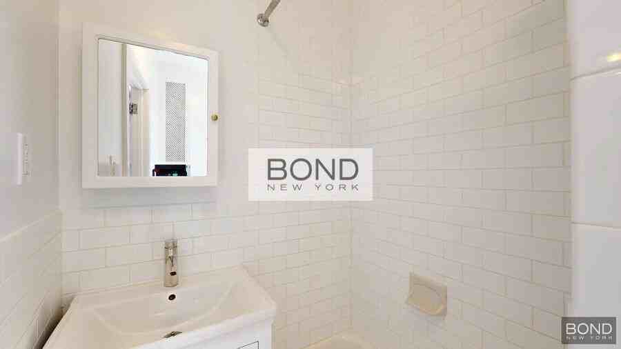 151 Mott St #R - Photo 5 of 6