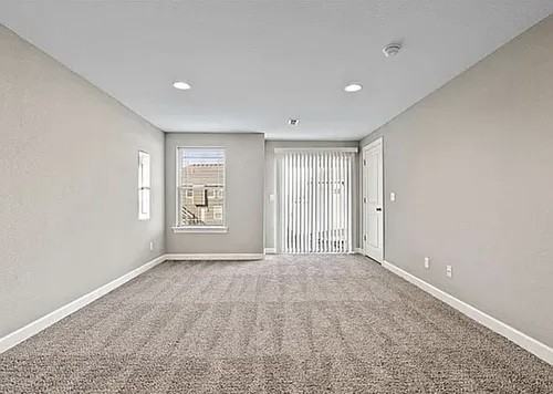 10512 Clubhouse Dr #10512 - Photo 2 of 8