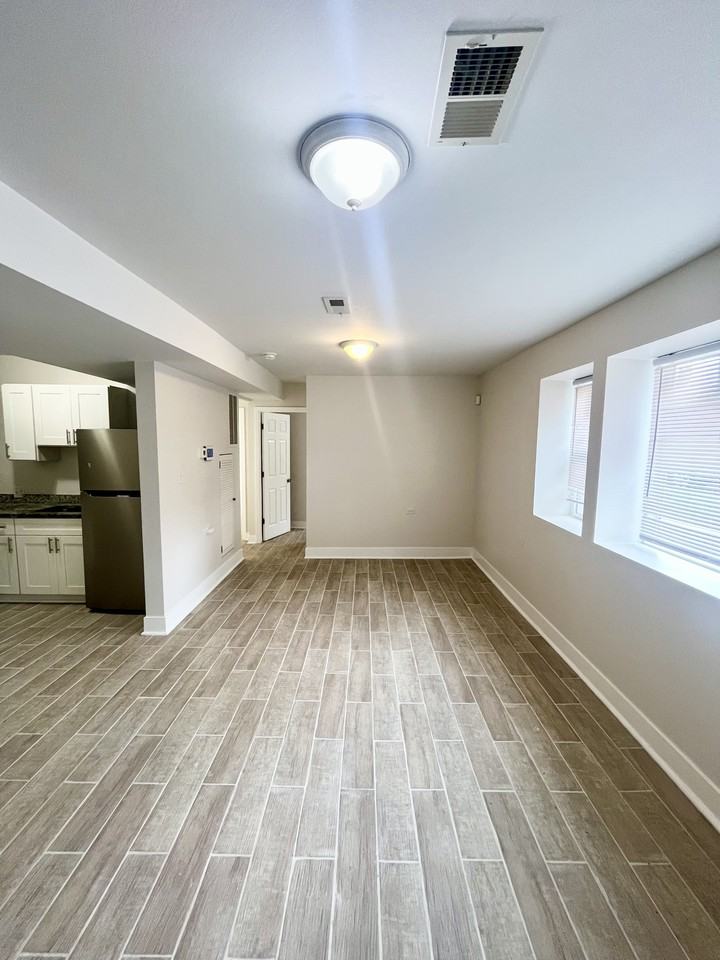 3939 W Iowa St #BW - Photo 2 of 10