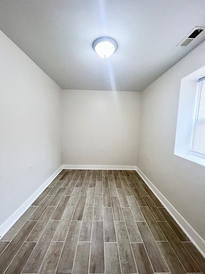 3939 W Iowa St #BW - Photo 3 of 10