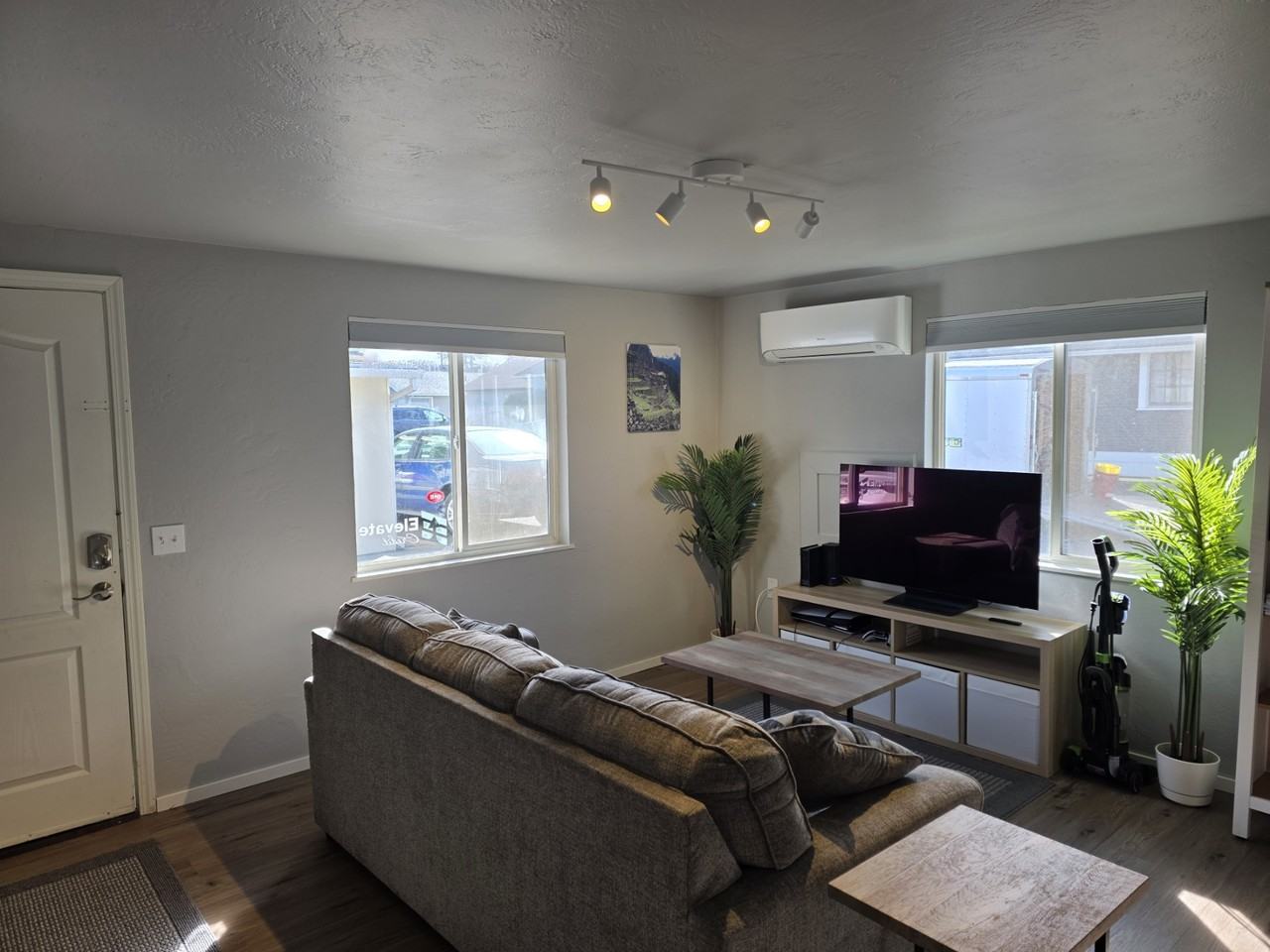 312 Howard St #A - Photo 4 of 20