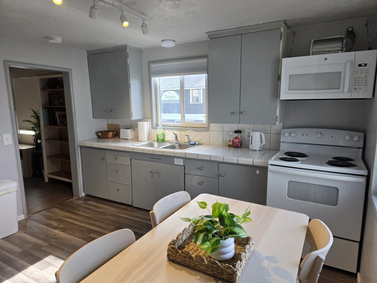 312 Howard St #A - Photo 7 of 20