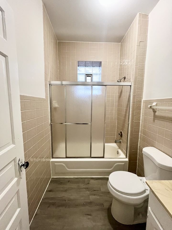 2706 S Saint Louis Ave #3R - Photo 2 of 11