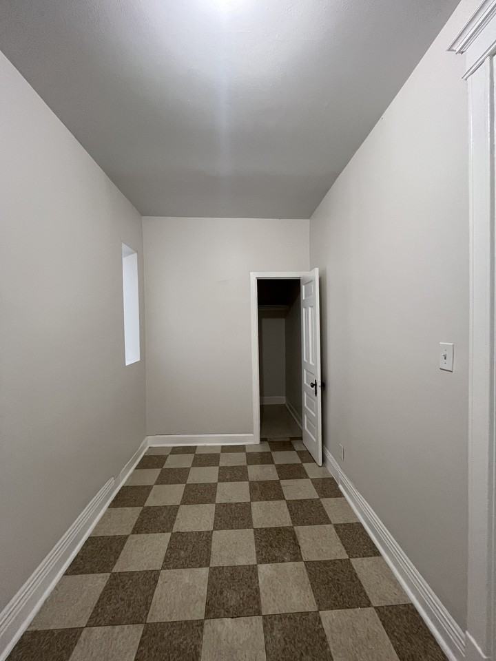 2706 S Saint Louis Ave #3R - Photo 3 of 11