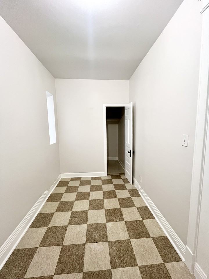 2706 S Saint Louis Ave #3R - Photo 5 of 11